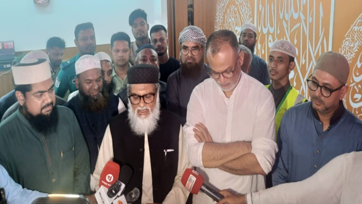 ধর্ম উপদেষ্টা ও বাণিজ্য উপদেষ্টার ধানমন্ডি তাকওয়া মসজিদের সিরাত প্রদর্শনী পরিদর্শন 