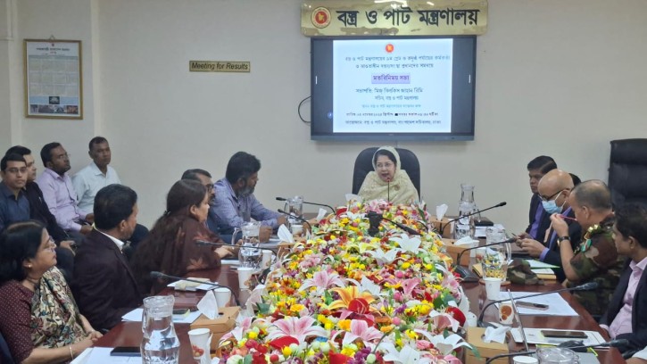 অনলাইনকৃত সেবার মান বৃদ্ধির নির্দেশনা বস্ত্র ও পাট মন্ত্রণালয়ের নবনিযুক্ত সচিবের 