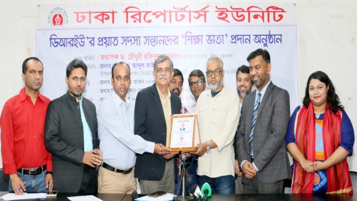 রিপোর্টারদের কর্মব্যস্ততার কারণে পরিবার বিশেষত সন্তানদের সঙ্গে সময় কাটাতে না পারা একটি বড় বেদনা -----শিক্ষা উপদেষ্টা