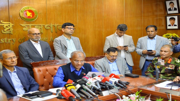 আইন শৃঙ্খলা রক্ষায় অপারেশন ডেভিল হান্ট ফেইজ ২ চালু হচ্ছে -----স্বরাষ্ট্র উপদেষ্টা 