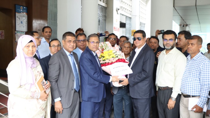 সকলের সহযোগিতায় জনগণের প্রত্যাশা পূরণ করতে হবে -------গৃহায়ন ও গণপূর্ত মন্ত্রী 