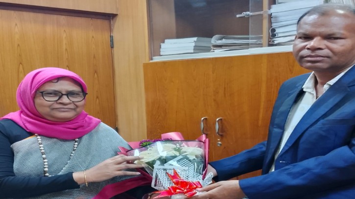 স্বাস্থ্য মন্ত্রণালয়ের ঔষধ  প্রশাসন অনুবিভাগের অতিরিক্ত সচিব সালমা সিদ্দিকা কে বাংলাদেশ ইউনানী,  আয়ুর্বেদিক ও হোমিওপ্যাথিক ফাউন্ডেশনের অভিনন্দন 